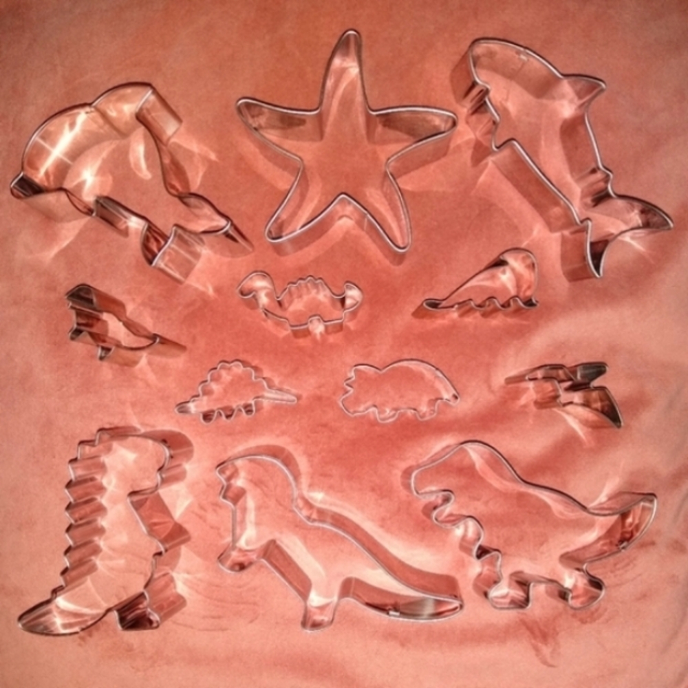 Set 12 Animal Cookie Cutters Dinosaurs Shark Fish Dolphin Starfish Cookies New